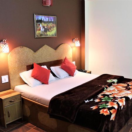 Hotel Ocean Inn Manāli Extérieur photo