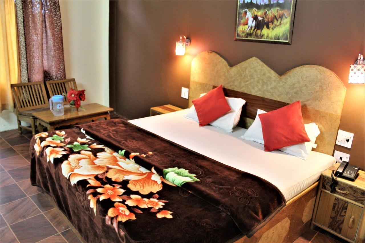 Hotel Ocean Inn Manāli Extérieur photo