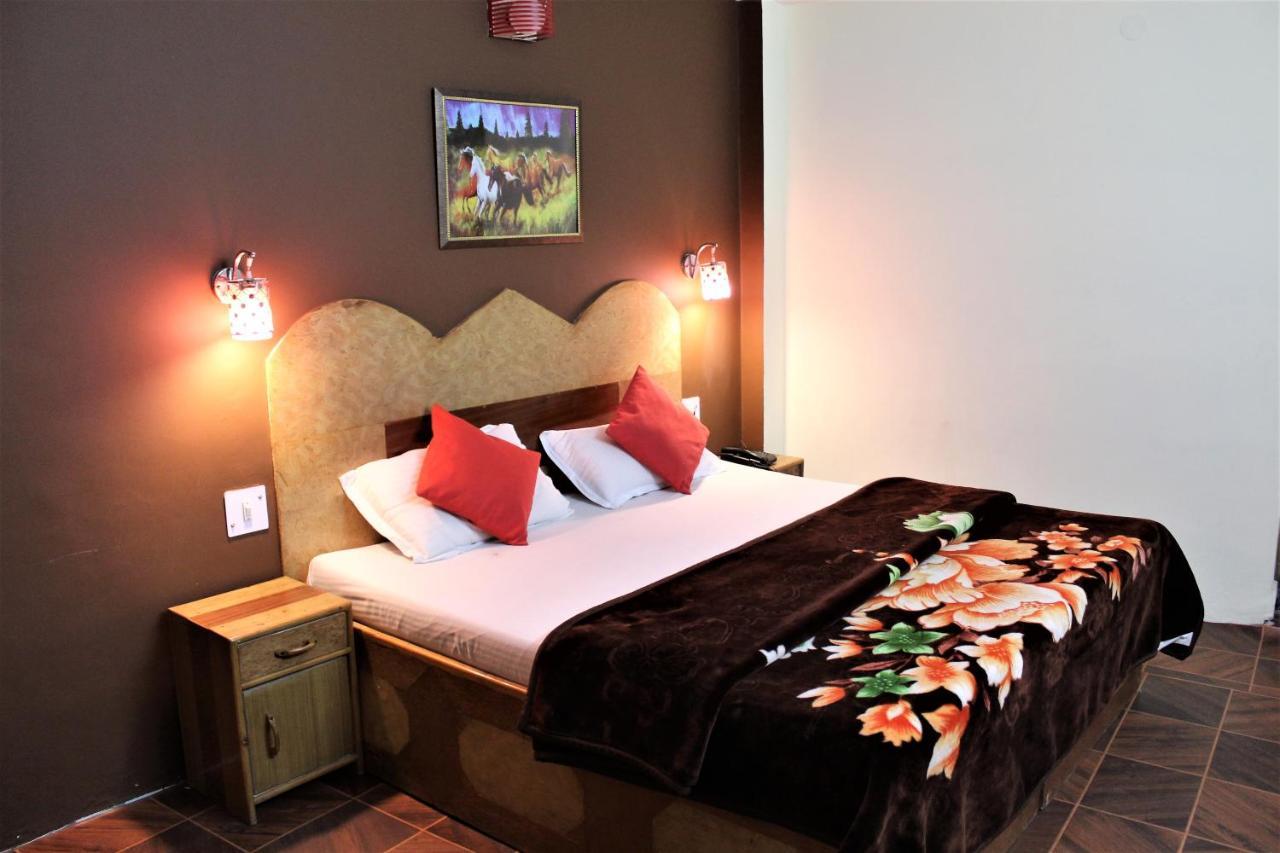Hotel Ocean Inn Manāli Extérieur photo